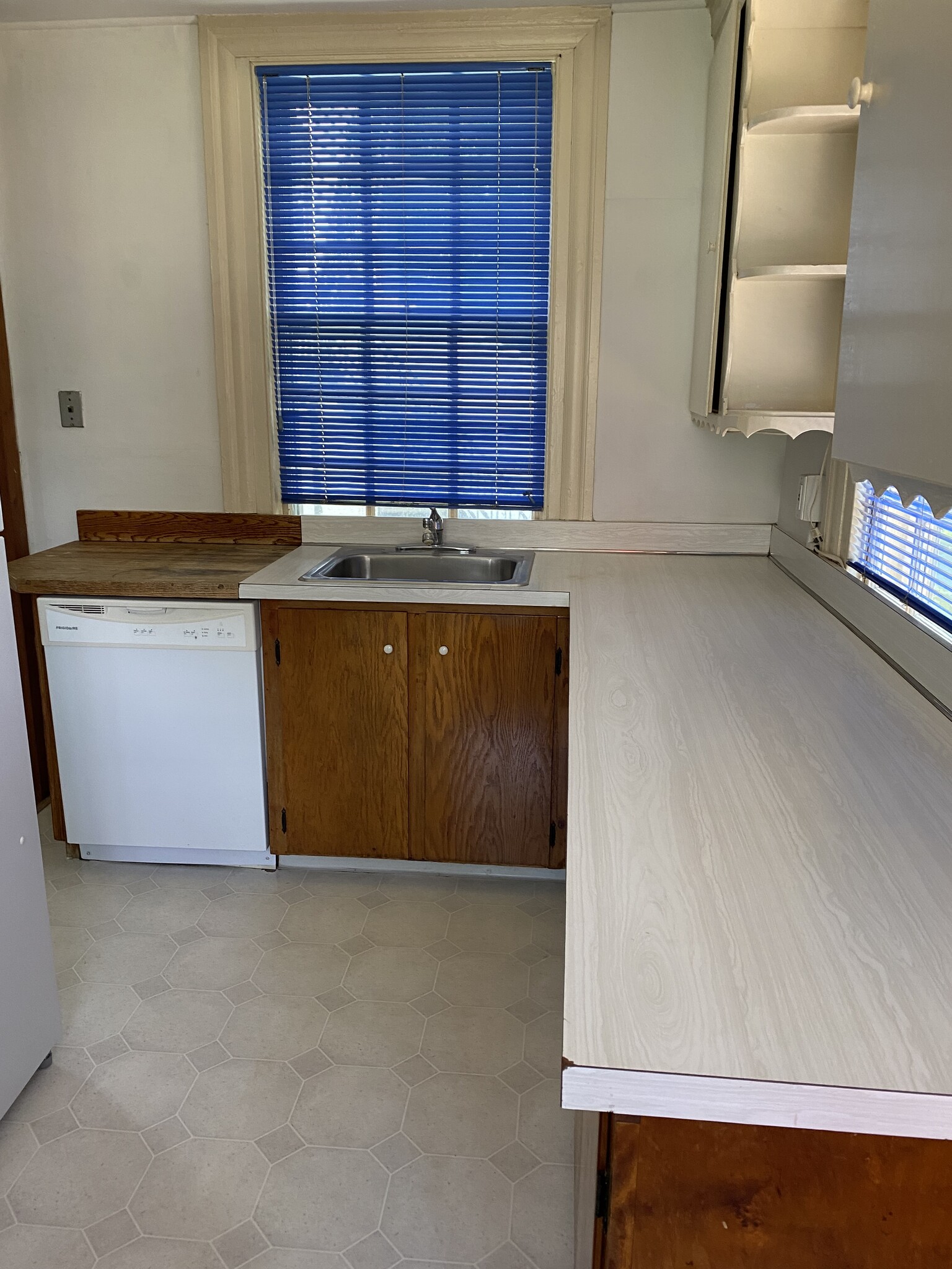 Kitchen - 7936 Montgomery Ave