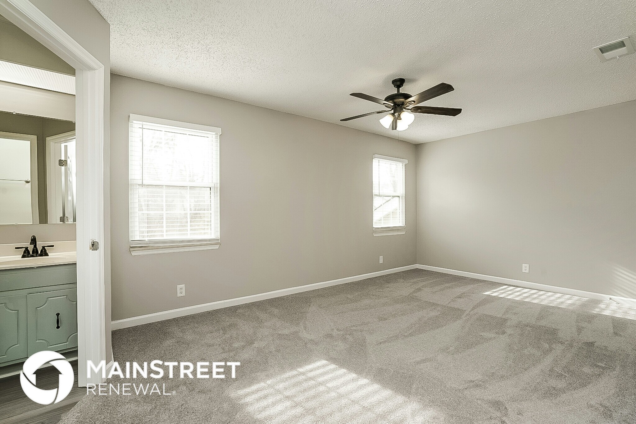 Building Photo - 1110 Cedarhill Ct