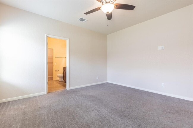 Building Photo - 746 Farmers Dell