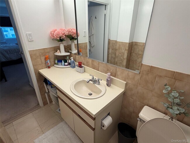 Building Photo - 360 Shore Rd