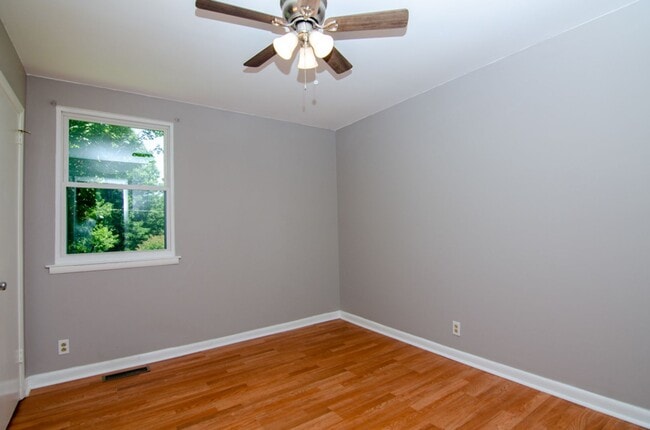 Building Photo - 7109 Hall Ln