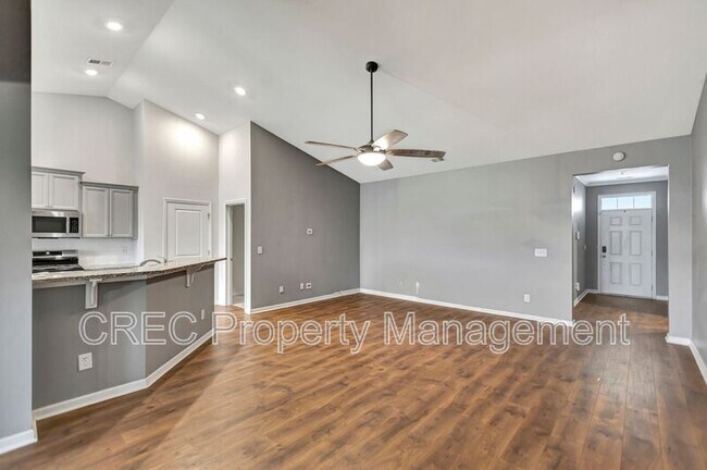 Building Photo - 268 Witch Hazel St