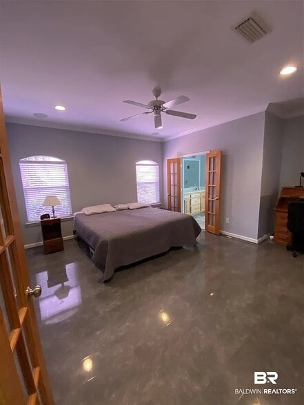 Building Photo - 106 Riveroaks Dr