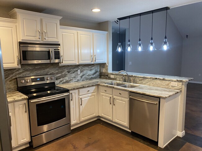 Kitchen - 25 Willow Ave