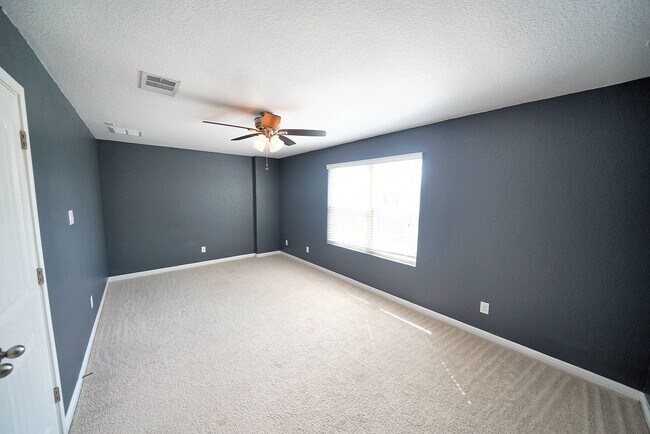 Building Photo - Beautiful Rental in Converse! Realtor Comm...