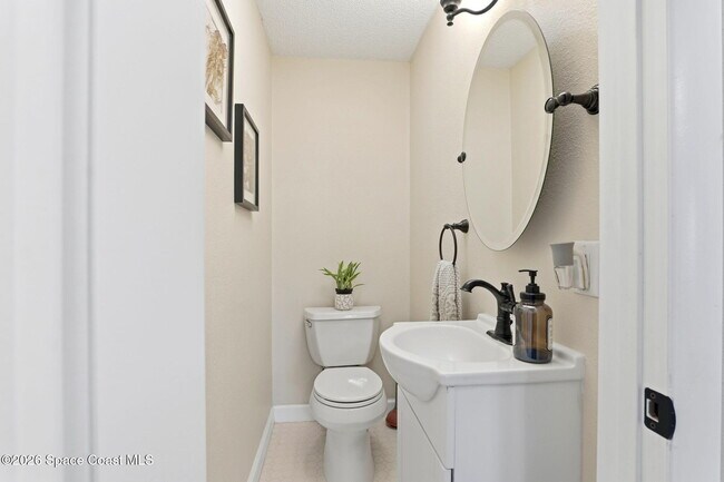 Building Photo - 705 Pelican Dr