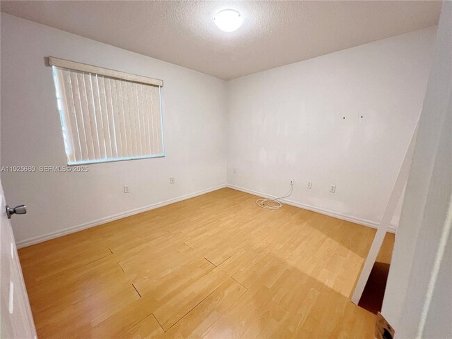 Building Photo - 8940 NE 8th Ave