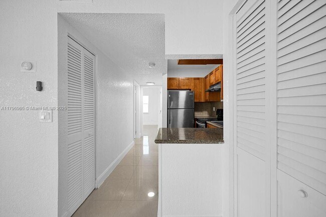 Building Photo - 625 Kathy Ct