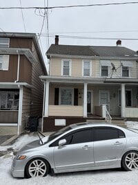 Building Photo - 123 1st St