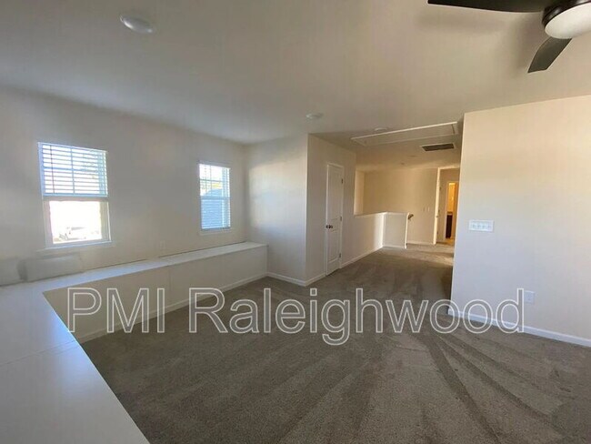 Building Photo - 2124 Fox Chapel Pl