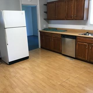 Building Photo - 210 E Main St