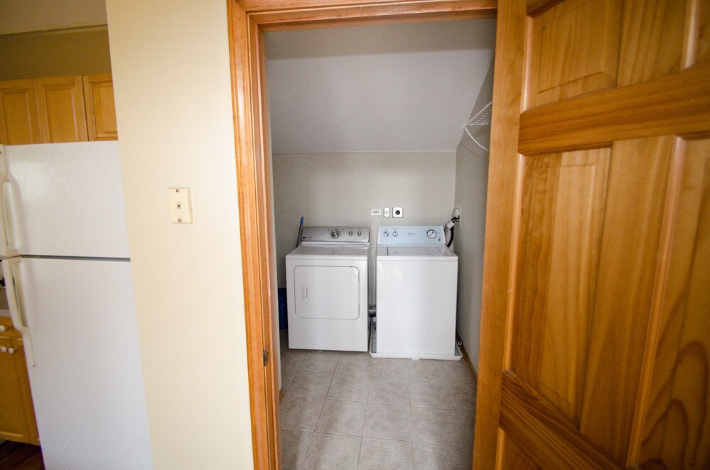 NEW washer May 2024! - 131 Washington St