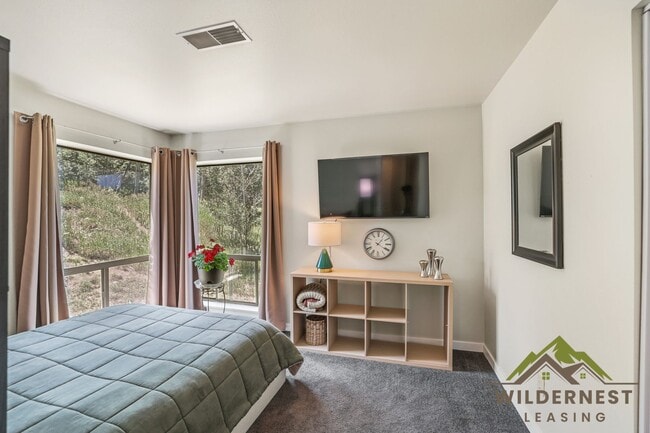 Building Photo - Winter Rental- Updated and quiet 2 bedroom...