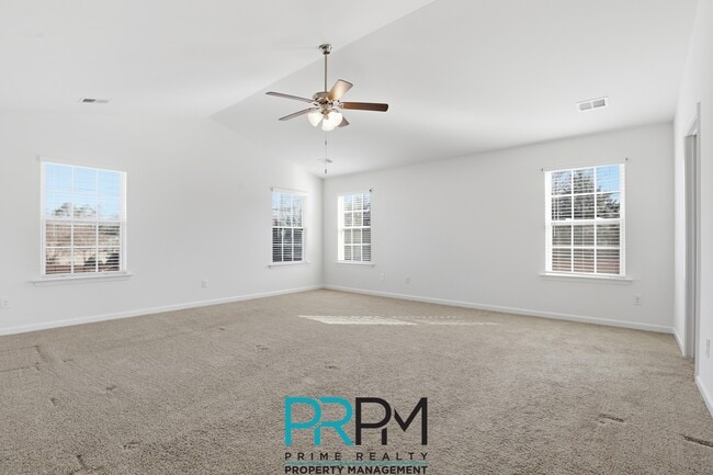 Building Photo - 413 Graypointe Dr