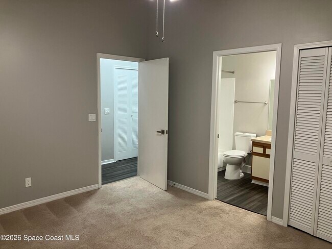 Building Photo - 7667 N Wickham Rd