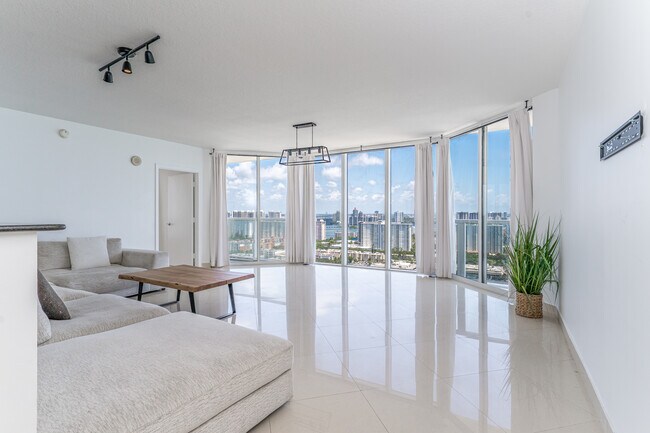 Building Photo - 16699 Collins Ave