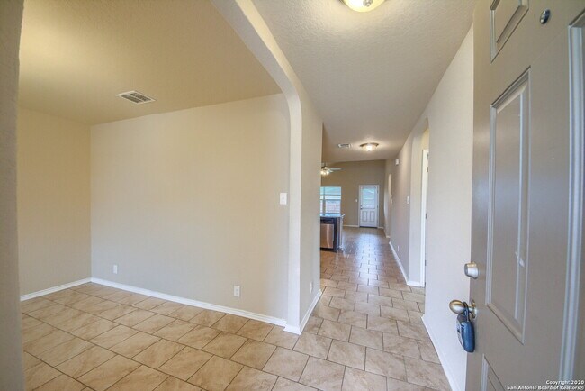 Building Photo - SPACIOUS 4-BEDROOM WITH WATER PARK AMENITIES!!
