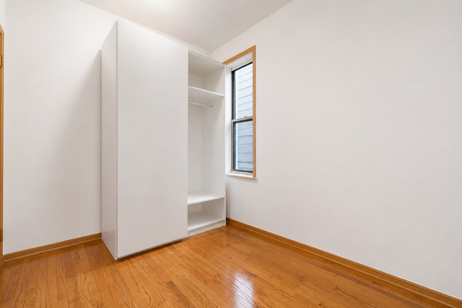 Building Photo - 3213 S Green St