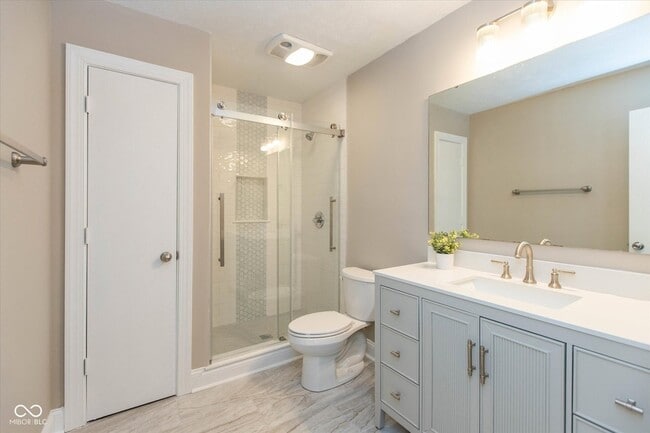 Building Photo - 707 Daffon Dr