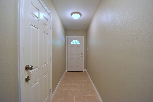 Building Photo - 3615 Willie Way