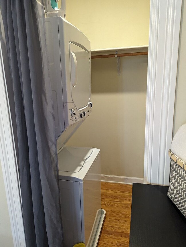 Washer/Dryer in Unit - 2109 N Bingham St
