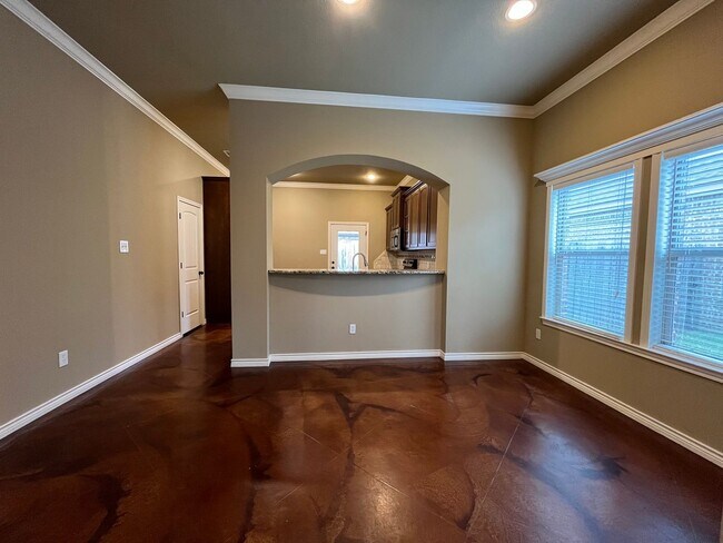 Building Photo - 4 Bedroom Single Family Home:  Available Now!