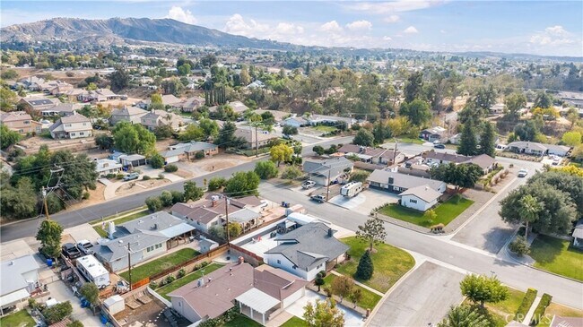 Building Photo - 12951 Cascade St