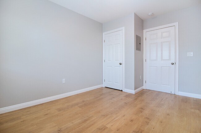 Building Photo - Olive Avenue Triplex