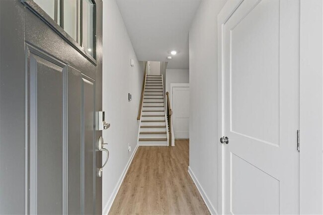 Building Photo - 2030 Main St NW