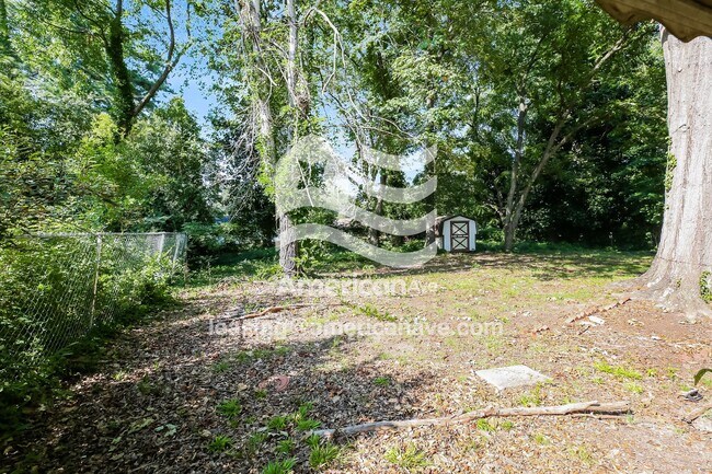 Building Photo - 606 Fleetwood Cir