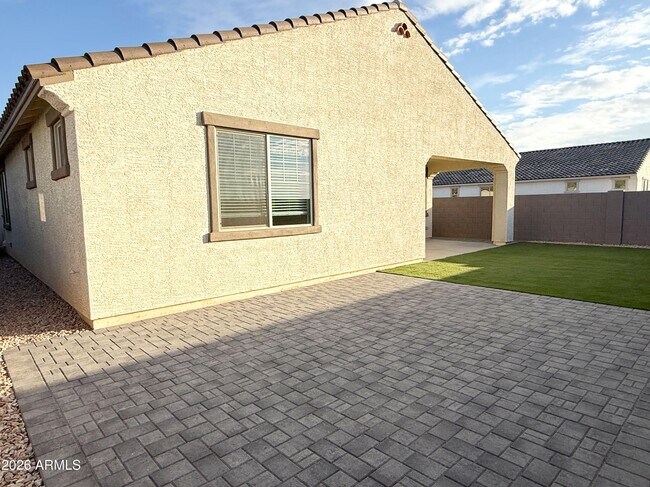 Building Photo - 10203 W Crittenden Ln