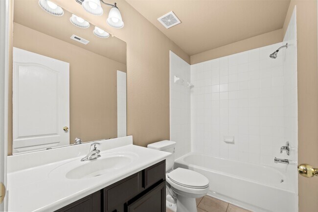 Building Photo - 13938 Sawmill Run Ln