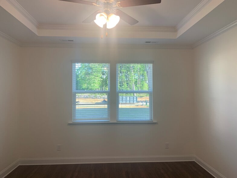 Building Photo - 117 Gregory Dr