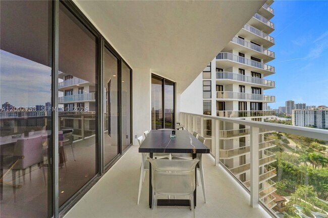 Building Photo - 20281 E Country Club Dr