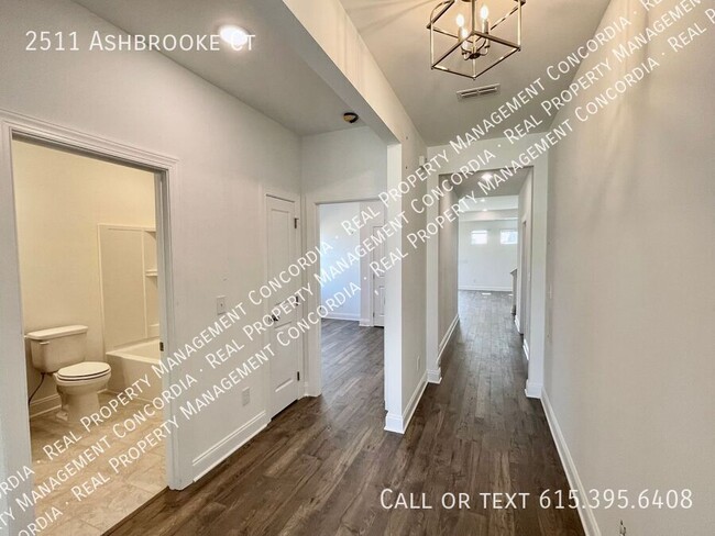Building Photo - 2511 Ashbrooke Ct