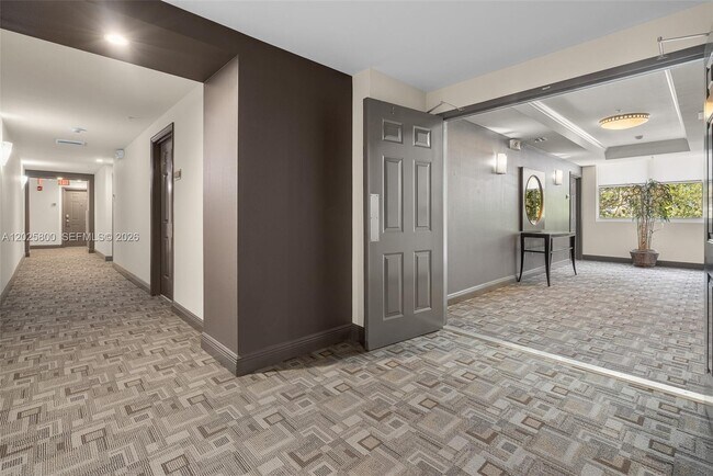 Building Photo - 2421 NE 65th St