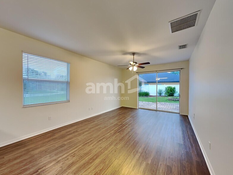 Building Photo - 34512 Smart Dr