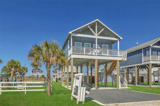 Building Photo - 1079 Cedar Ln