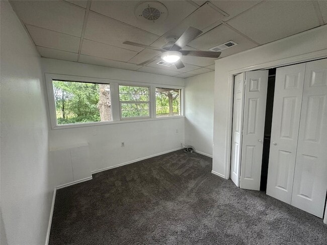 Building Photo - 4723 N Loy Lake Rd