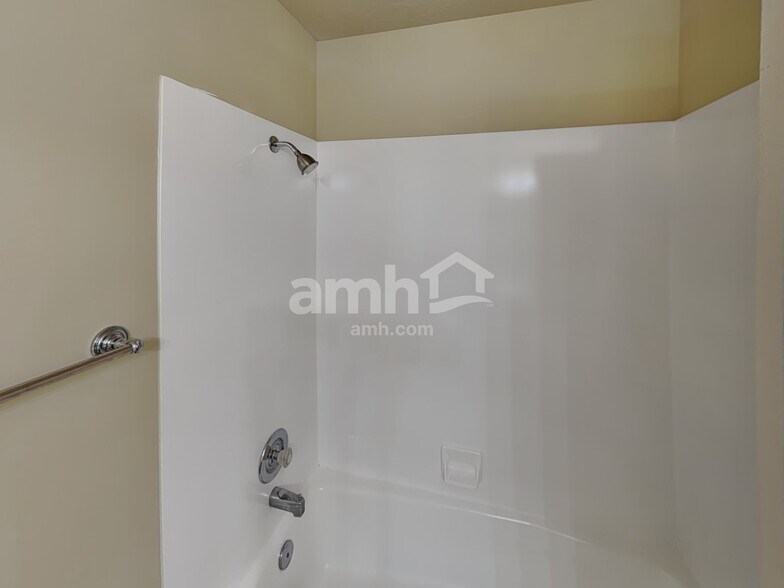 Building Photo - 1126 N 2570 W