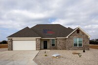 Building Photo - Stylish Glen Rose Home with Open Layout