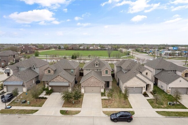 Building Photo - 717 Steppe Dr