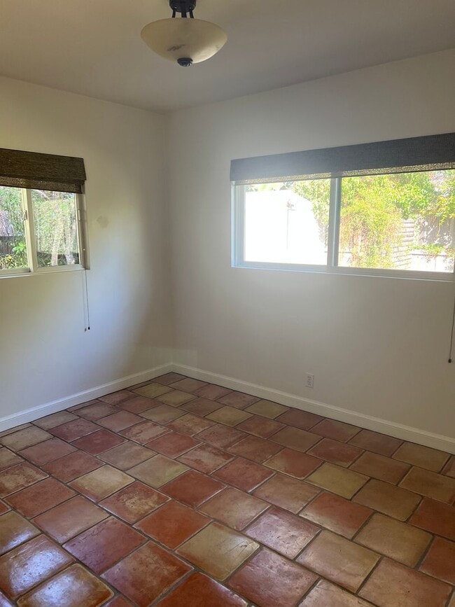 Building Photo - Private 3 Bedroom In Carpinteria