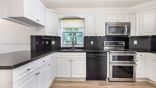 Building Photo - 876 Garnet Cir