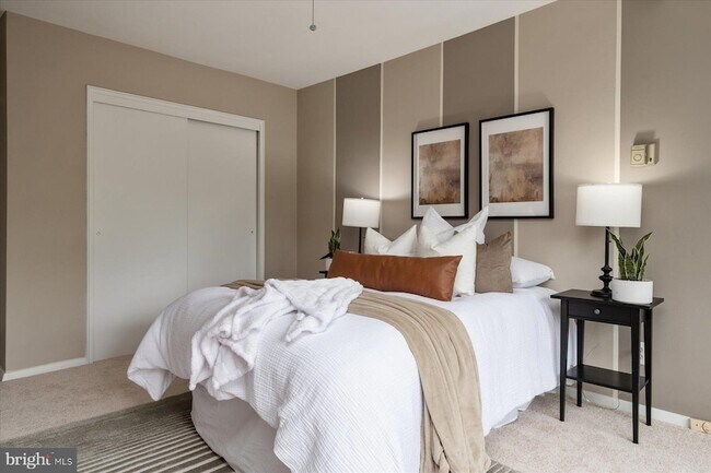 Primary Photo - 4740 Connecticut Ave NW