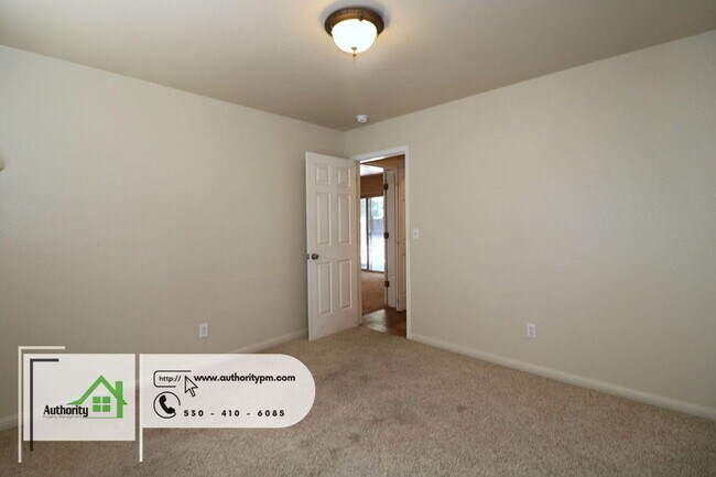 Building Photo - 6982 Yvonne Ct