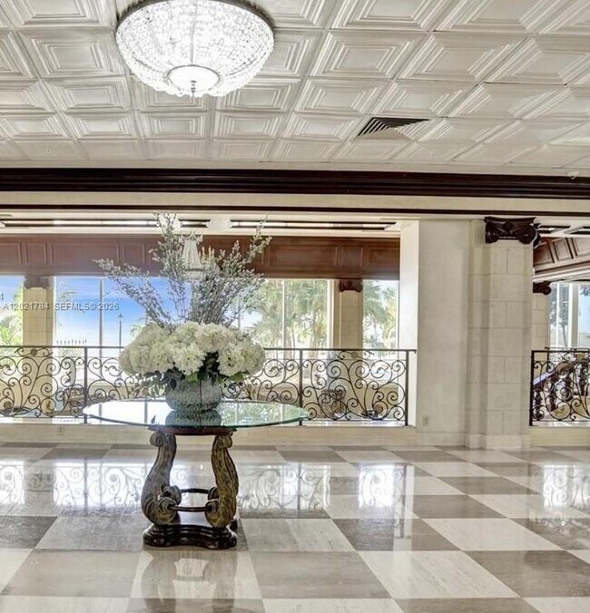 Building Photo - 2030 S Ocean Dr