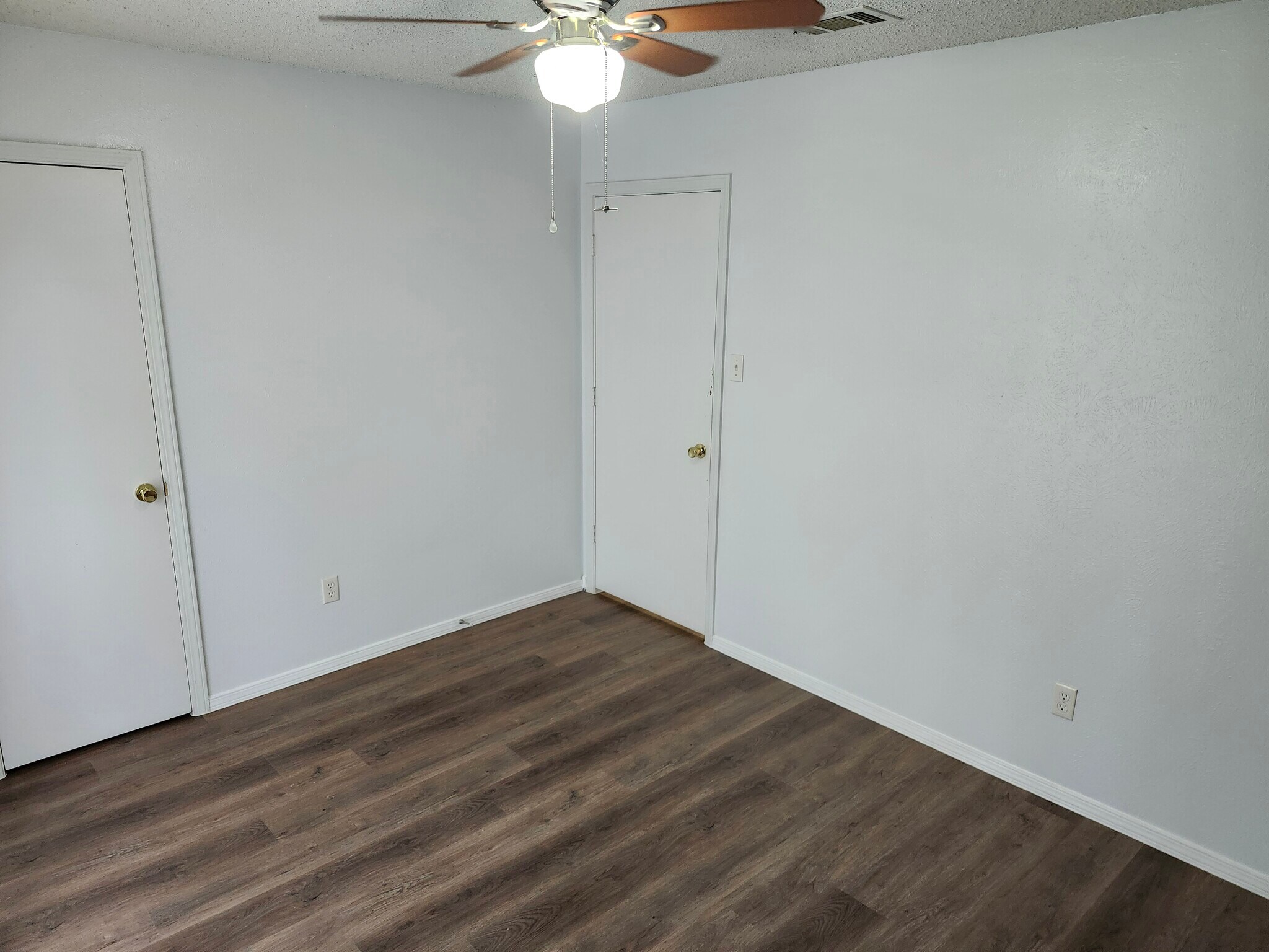Building Photo - 2305 Stockbridge Ct