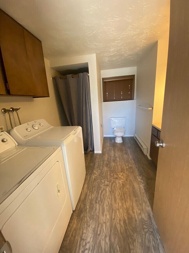 Building Photo - 2531-2533 E 27th Ave