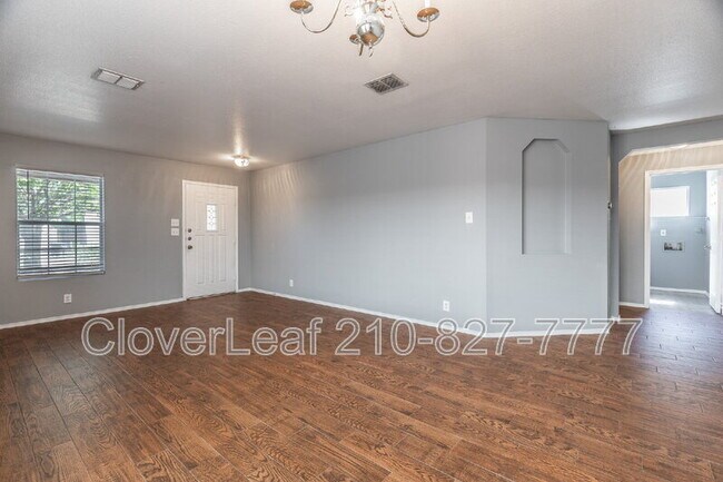 Building Photo - 5818 Sherbrooke Oak